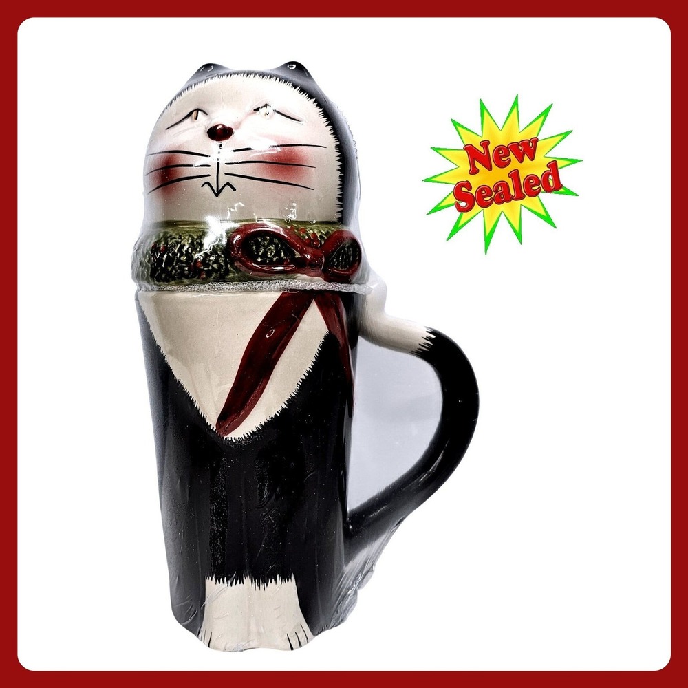 Oneida Christmas‎ Cats Tuxedo Feline Wreath Lidded Mug NEW